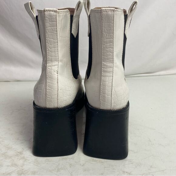 Nasty Gal Faux Leather High Platform Chelsea Boots Size 10 - Picture 3 of 9